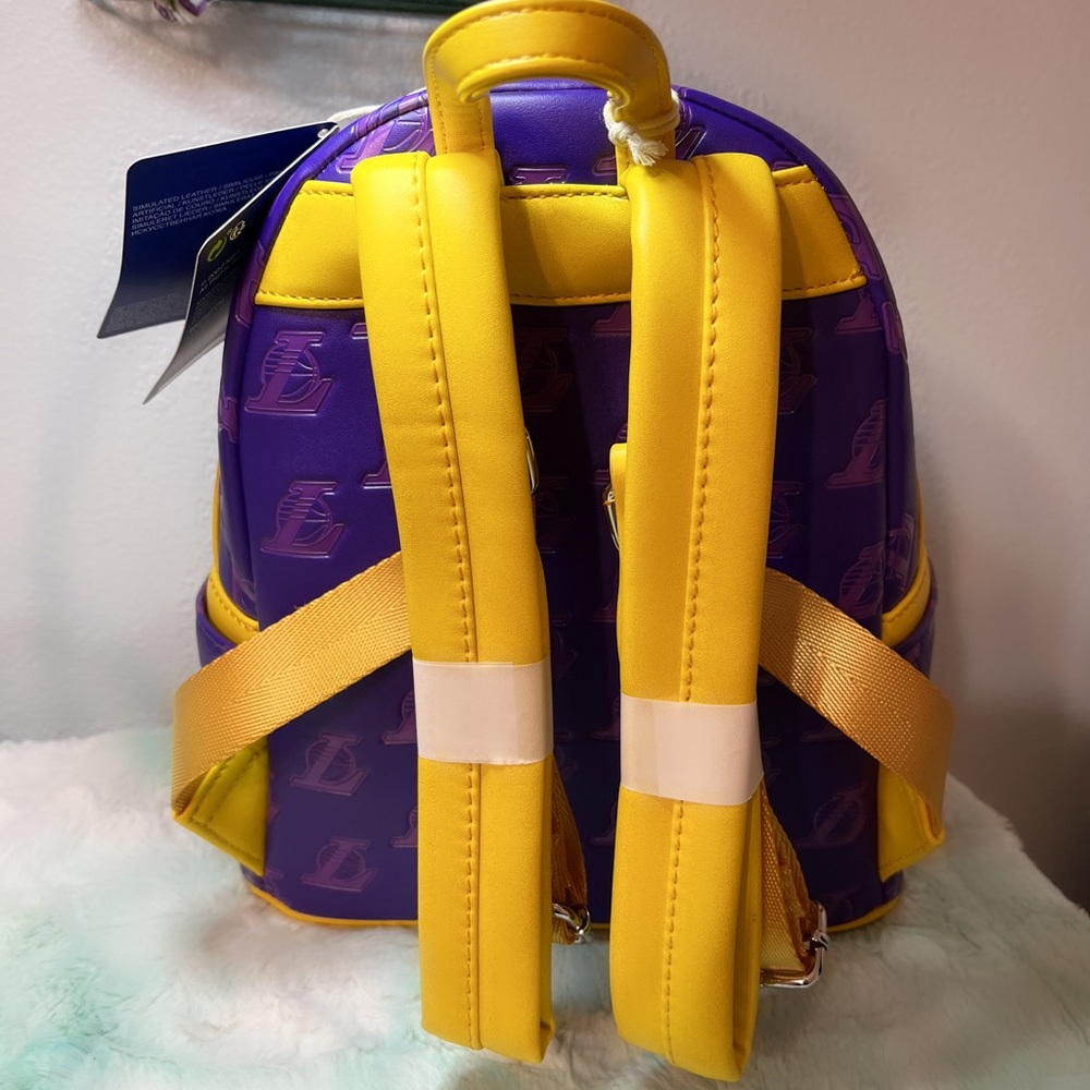 🔥🔥Loungefly Lakers 🎒 Backpack - Picture 2 of 2